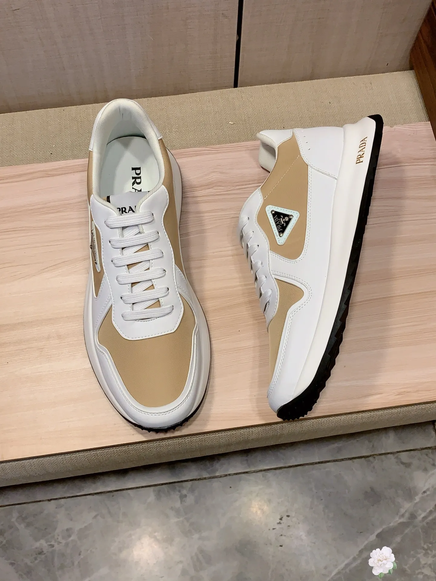 Men's men's shoes💰460💰💰🎩🎩[Lightning][Lightning] "PRADA*" The latest and most popular casual shoes, top brand [seduce] luxury ~ purchasing agency, top ~ quality. [Strong] The upper is made of imported breathable cowhide with material ➕ breathable sheepskin feet (•) and fine workmanship. The original stylish and stylish soft rubber wear-resistant and non-slip outsole is light and comfortable on the feet. The real thing looks better when photographed in person. 0121: code: 38-44, 4️⃣ colors selected